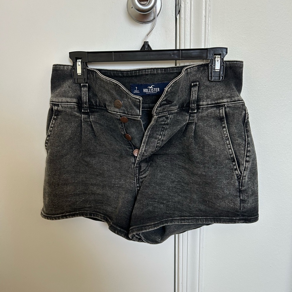 Hollister Women Black Denim Shorts 7